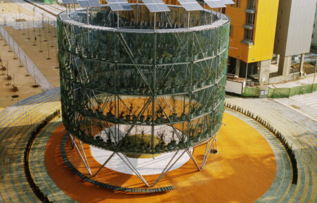 El árbol bioclimático del madrileño barrio de Vallecas